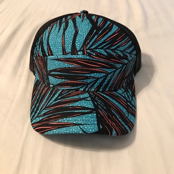 Lululemon‎ Dash and Splash cap - Picture 1 of 4